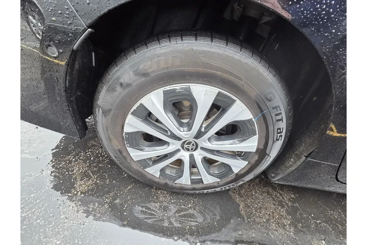 $27500 : Toyota Prius Prime 2022 LE 4 image 5