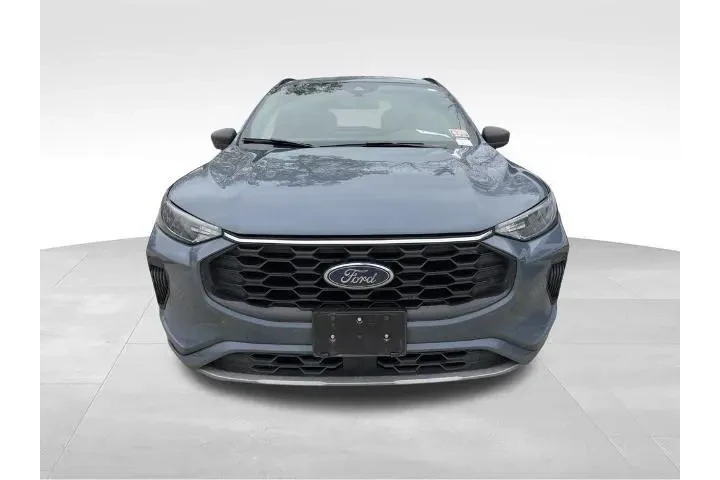 $20778 : Ford Escape 2023 ST-Line 4dr image 3