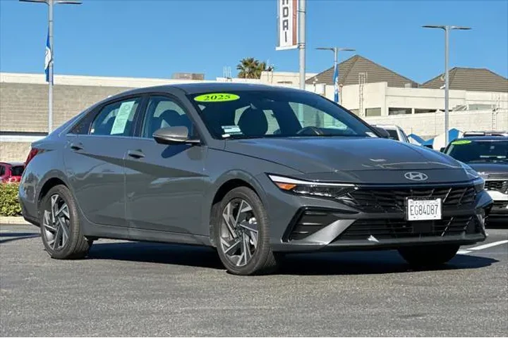 $27109 : Hyundai ELANTRA Hybrid 2025 image 1