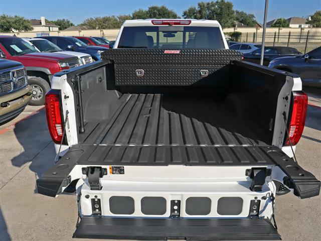 $58900 : 2022 GMC Sierra 3500HD SLT Cr image 7