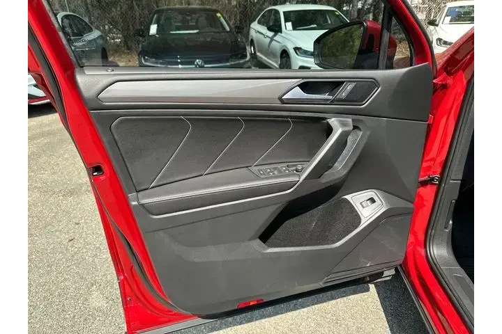 $20993 : Volkswagen Tiguan 2022 SE 4d image 10