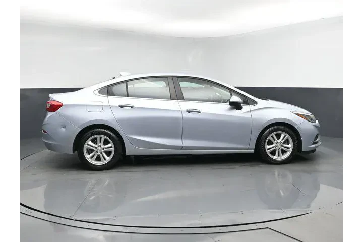 $7952 : Chevrolet Cruze 2017 LT Auto image 3
