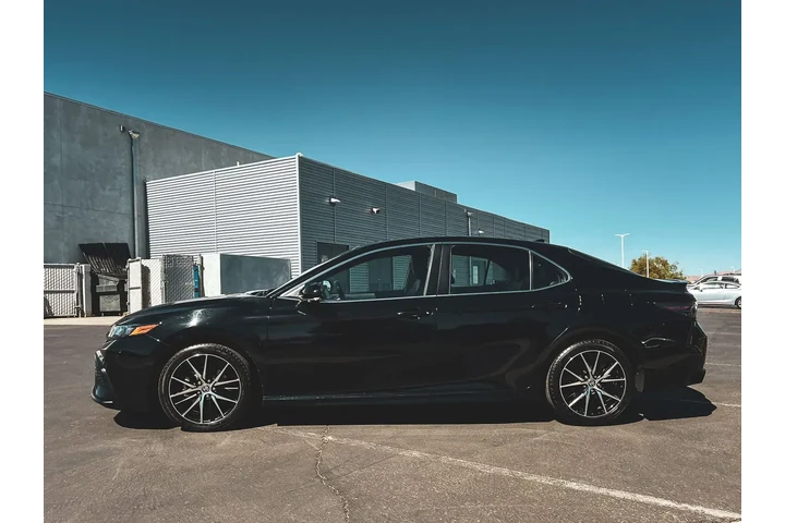 $22462 : Toyota Camry 2022 SE 4dr Sed image 2