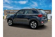 $23450 : Hyundai VENUE 2024 SEL 4dr C thumbnail