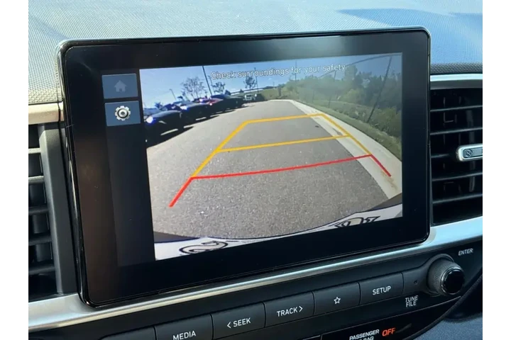 $24800 : Hyundai VENUE 2026 SEL 4dr C image 3