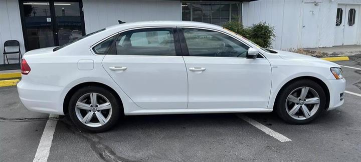 $9999 : 2014 VOLKSWAGEN PASSAT image 9