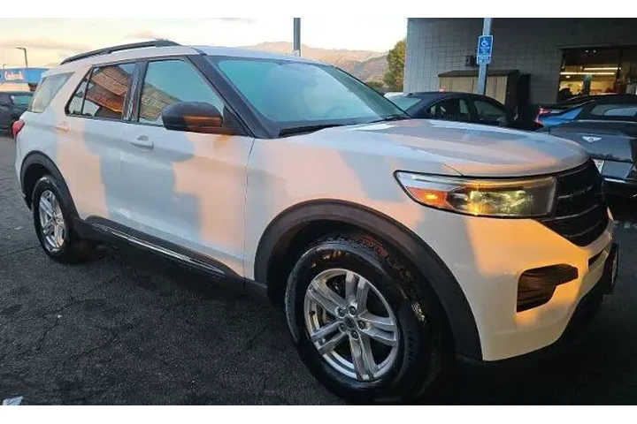 $19800 : Ford Explorer 2020 XLT 4dr S image 4
