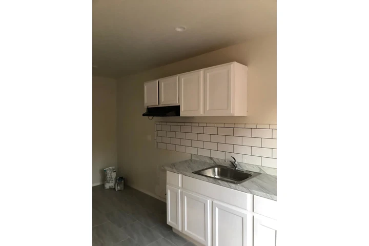 $2000 : APARTAMENTO  EN CASA DE RENTA image 7