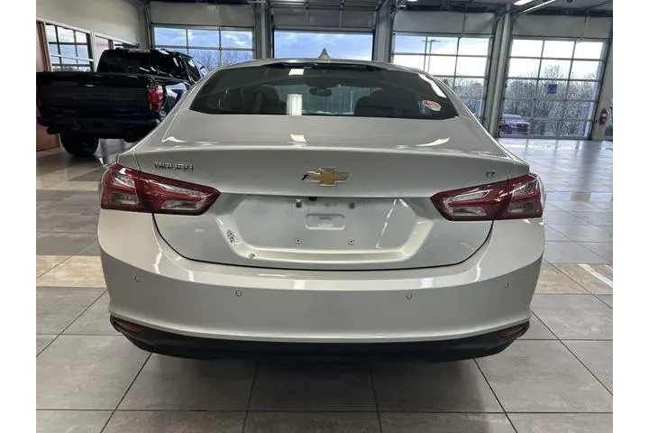$17500 : Chevrolet Malibu 2022 LT 4dr image 10