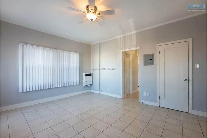 $1195 : 43rd Place Apartments image 6