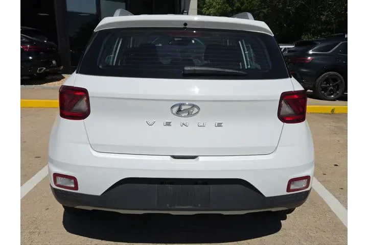 $18303 : Hyundai VENUE 2025 SEL 4dr C image 5