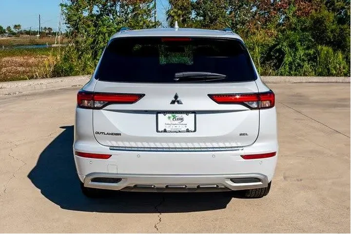 $21997 : Mitsubishi Outlander 2022 SE image 3