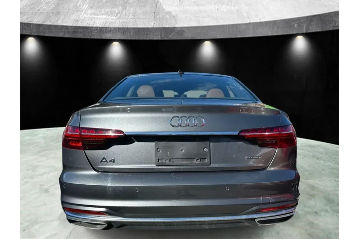 $21985 : Audi A4 2021 AWD quattro S l image 4