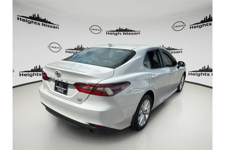 $22990 : Toyota Camry 2023 AWD LE 4dr image 5