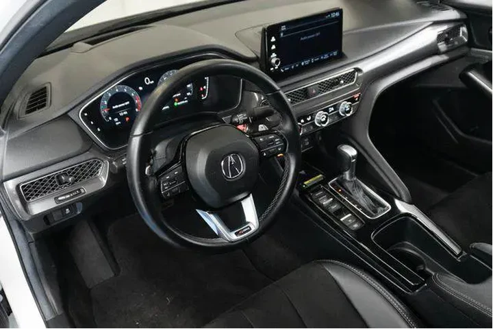 $34274 : Acura Integra 2025 4dr Liftb image 3