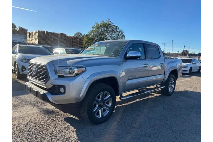 $27999 : 2017 Tacoma Limited image 4