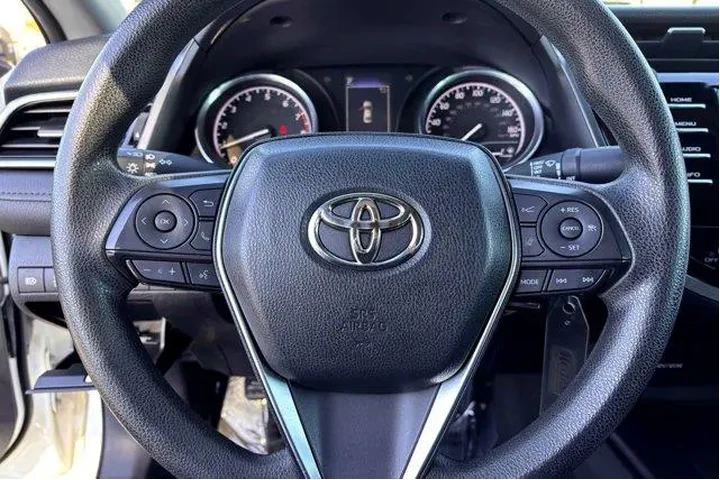 $14977 : Toyota Camry 2018 SE 4dr Sed image 8