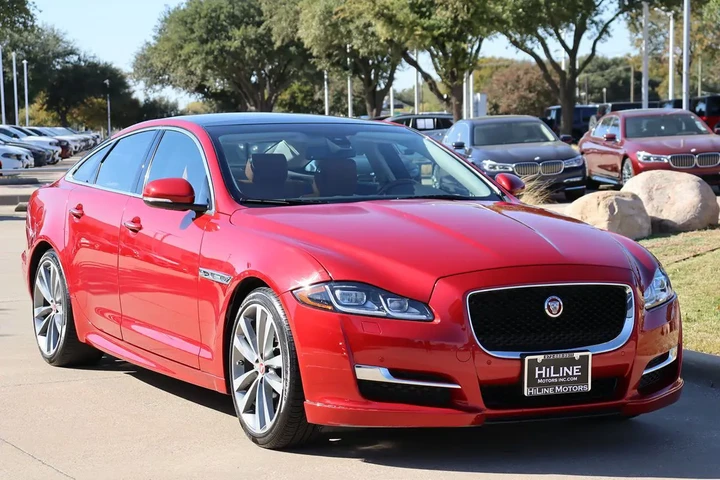 $23998 : 2016 XJ R-Sport image 3