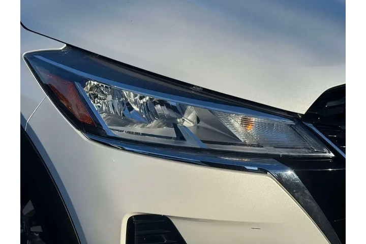 $16595 : Nissan Kicks 2023 SV 4dr Cro image 9