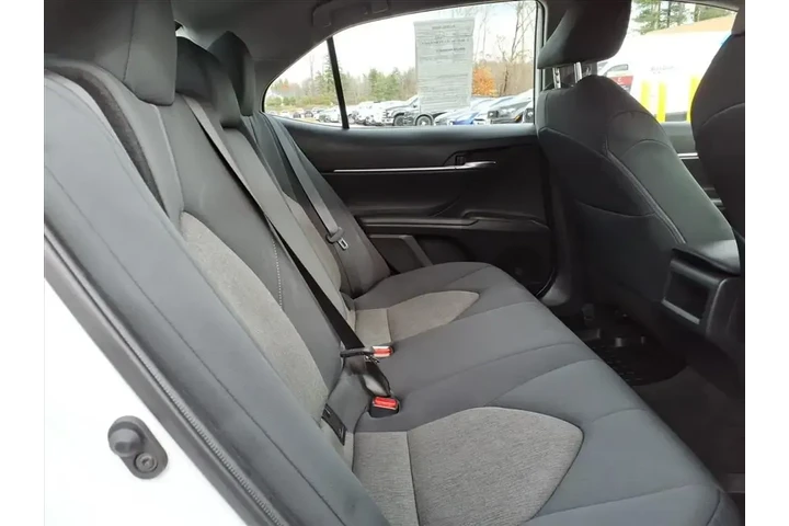 $24886 : Toyota Camry Hybrid 2023 LE image 6