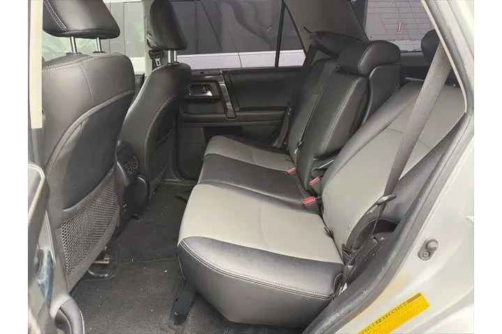 $28200 : Toyota 4Runner 2018 4x2 SR5 image 8