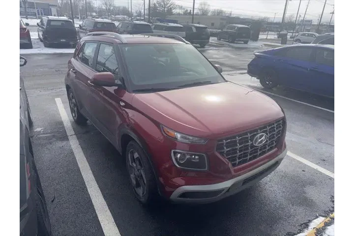 $18633 : Hyundai VENUE 2024 Limited 4 image 2