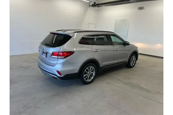 $9990 : Hyundai SANTA FE 2017 AWD SE image 4