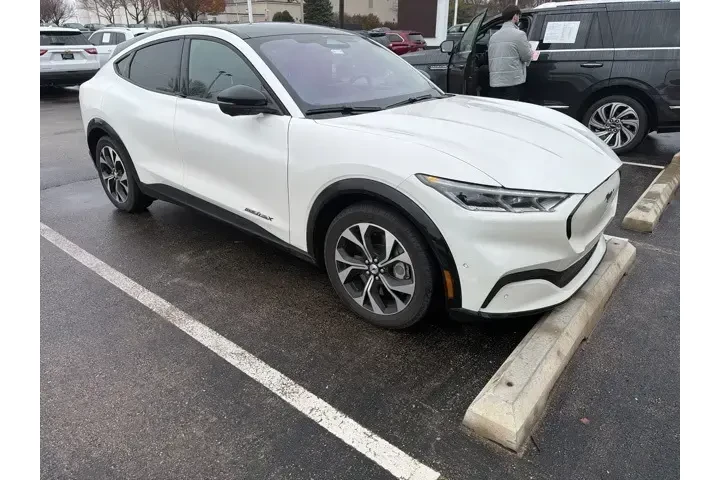 $25995 : Ford Mustang Mach-E 2022 AWD image 2