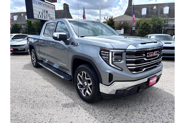 2023 GMC Sierra 1500 SLT Crew image 2