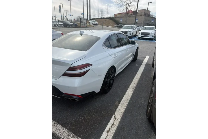 $28401 : Genesis G70 2023 2.0T 4dr Se image 8