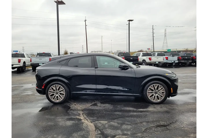 $32597 : Ford Mustang Mach-E 2024 AWD image 2