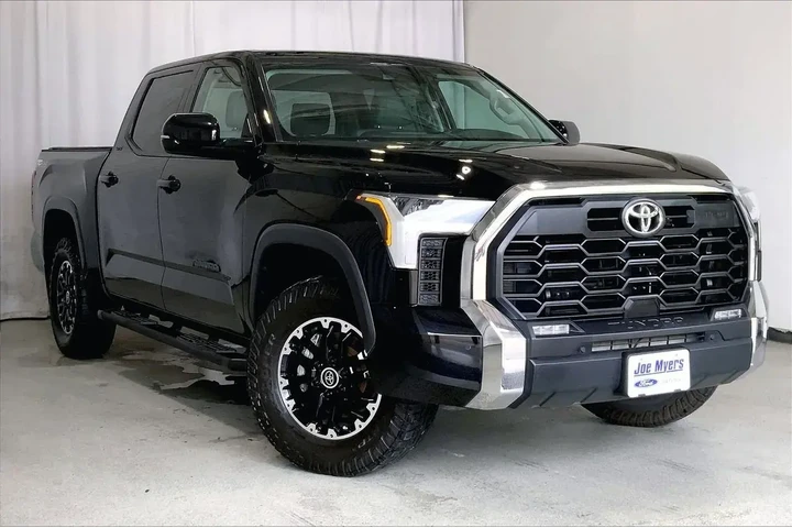 $37992 : Toyota Tundra 2024 4x4 SR5 4 image 1