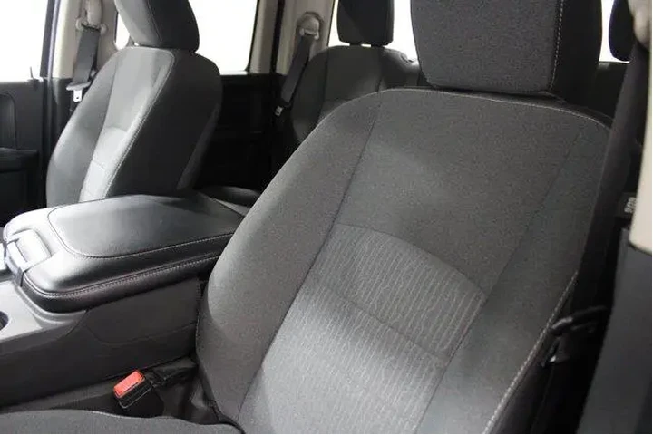 $31949 : Ram 1500 Classic 2022 4x2 Tr image 6