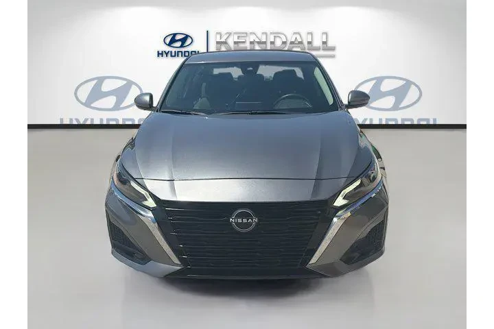 $14998 : Nissan Altima 2023 2.5 SV 4d image 2