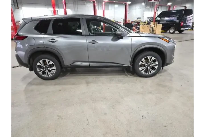 $23995 : Nissan Rogue 2023 AWD SV 4dr image 2