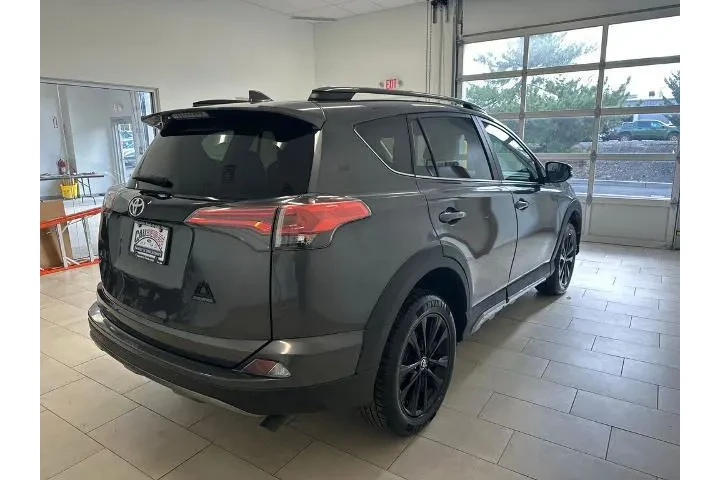 $23678 : Toyota RAV4 2018 AWD Adventu image 9