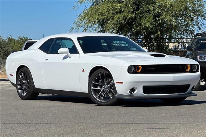 $43894 : Challenger R/T Scat Pack image 2