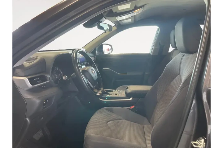 $33500 : Toyota Highlander 2023 AWD L image 2