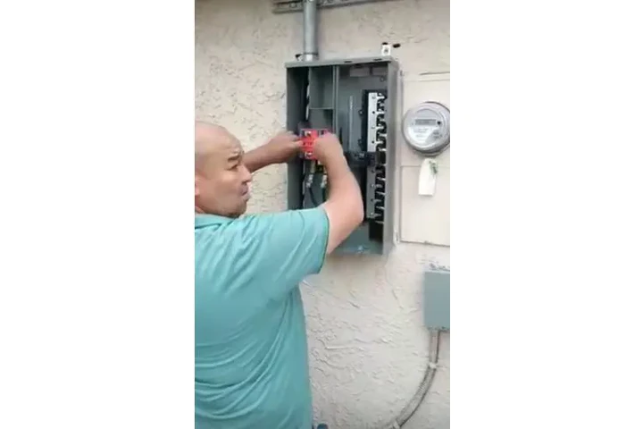 🔌 ELECTRICISTA ARNOLDO 🔧 image 4