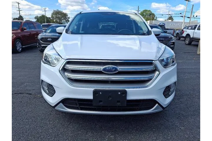 $12028 : Ford Escape 2017 AWD SE 4dr image 2