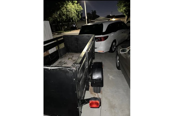 $2800 : Remolque utilitario 2022 negro image 1