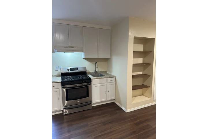 $1500 : Studio en Fontana $1500 image 3
