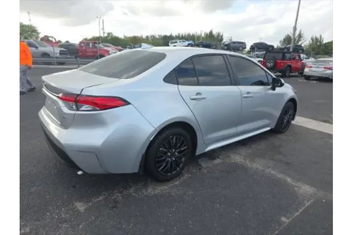 $21993 : Toyota Corolla 2025 LE 4dr S image 4