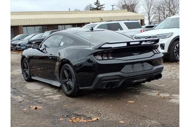 $28998 : Ford Mustang 2024 EcoBoost 2 image 3