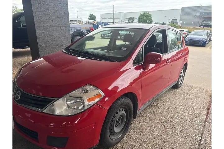 $5951 : Nissan Versa 2012 1.8 S 4dr image 1