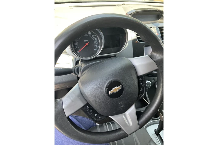 $3000 : Se vende Chevy Spark 2014 image 2
