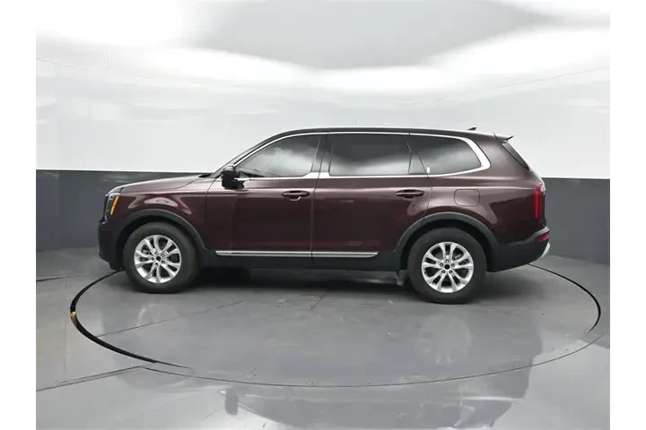$23223 : Kia Telluride 2022 LX 4dr SU image 2