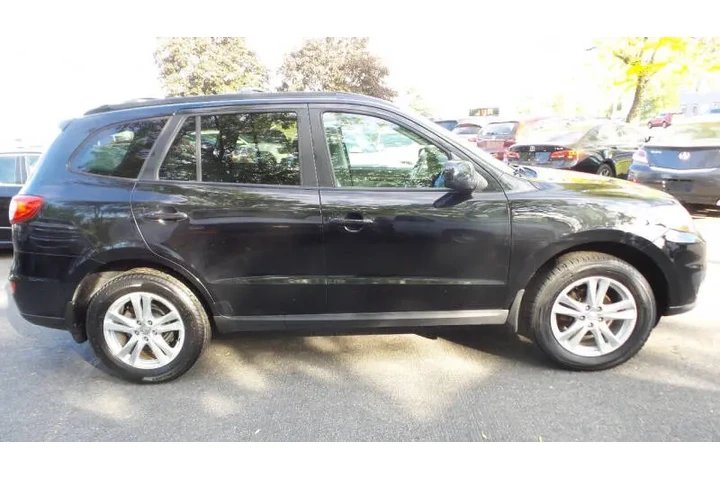 $7900 : 2011 Santa Fe SE image 4