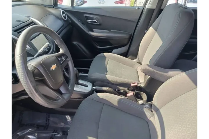 $7995 : 2016 Trax LS image 6