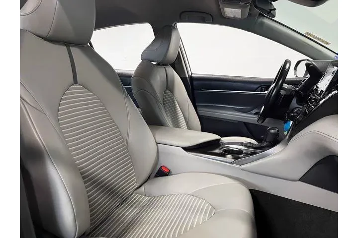 $23434 : Toyota Camry 2021 image 10
